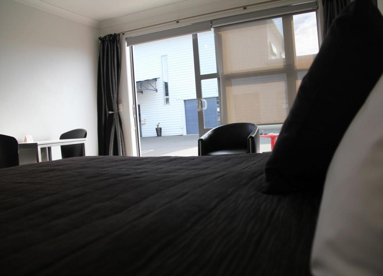 Pukekura Motor Lodge New Plymouth Extérieur photo A room at the hotel