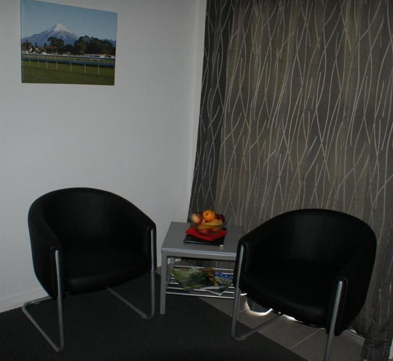 Pukekura Motor Lodge New Plymouth Extérieur photo A waiting room at an airport